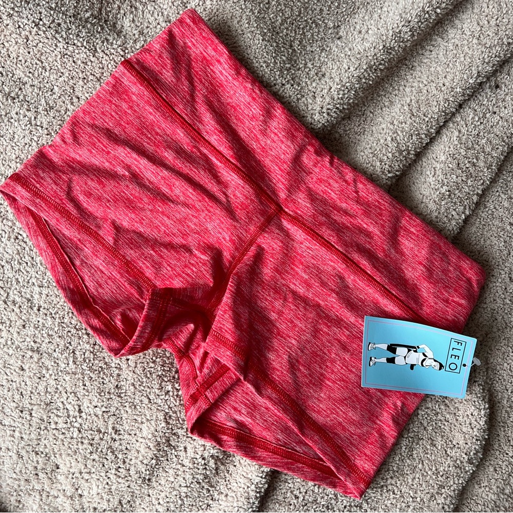 Fleo shorts nwt
